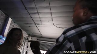 Отвязная вечеринка закончилась межрасовым генг бенгом