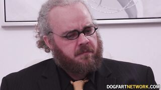 Жирный психолог рекомендует девушке генг бенг терапию