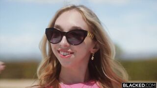 Ненасытная развратница удовлетворяется межрасовым генг бенгом