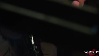 Мужик пригласил друзей грязно потрахать его горячую рабыню