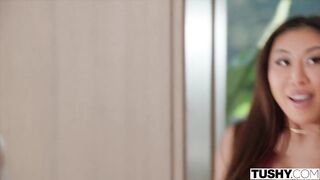 Парни совратили тренершу по фитнесу на жесткую групповуху