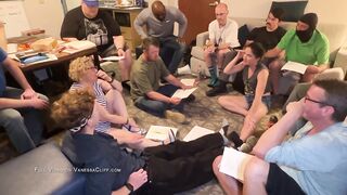 Занятие в анонимном клубе закончилось извращенной оргией