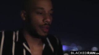 Четыре негра продолбили рыжую красотку во все дыры