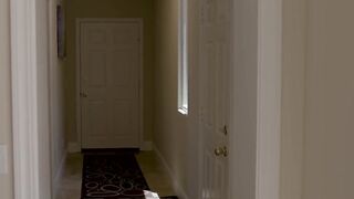 Попросил друга присмотреть за девушками а он их выебал