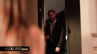 Хотела сделать сюрприз парню, а сделала сразу троим ебарям