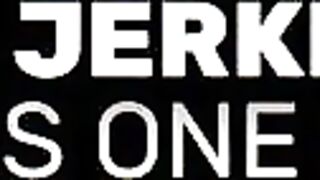 Молодая порно модель дает интервью и наслаждается генг бенгом