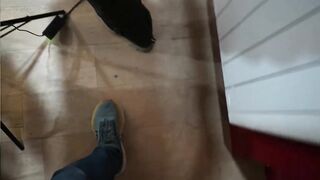 Рыжая сексапилка насладилась межрасовым мжм тройничком