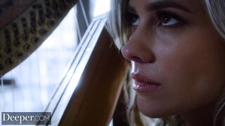 Строгий муж развратно наказывает блондинку за измену с учителем игры на арфе