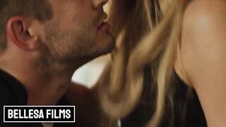 Сексуальная блондинка попросила парня застегнуть платье а он жестко выебал ее на кухне